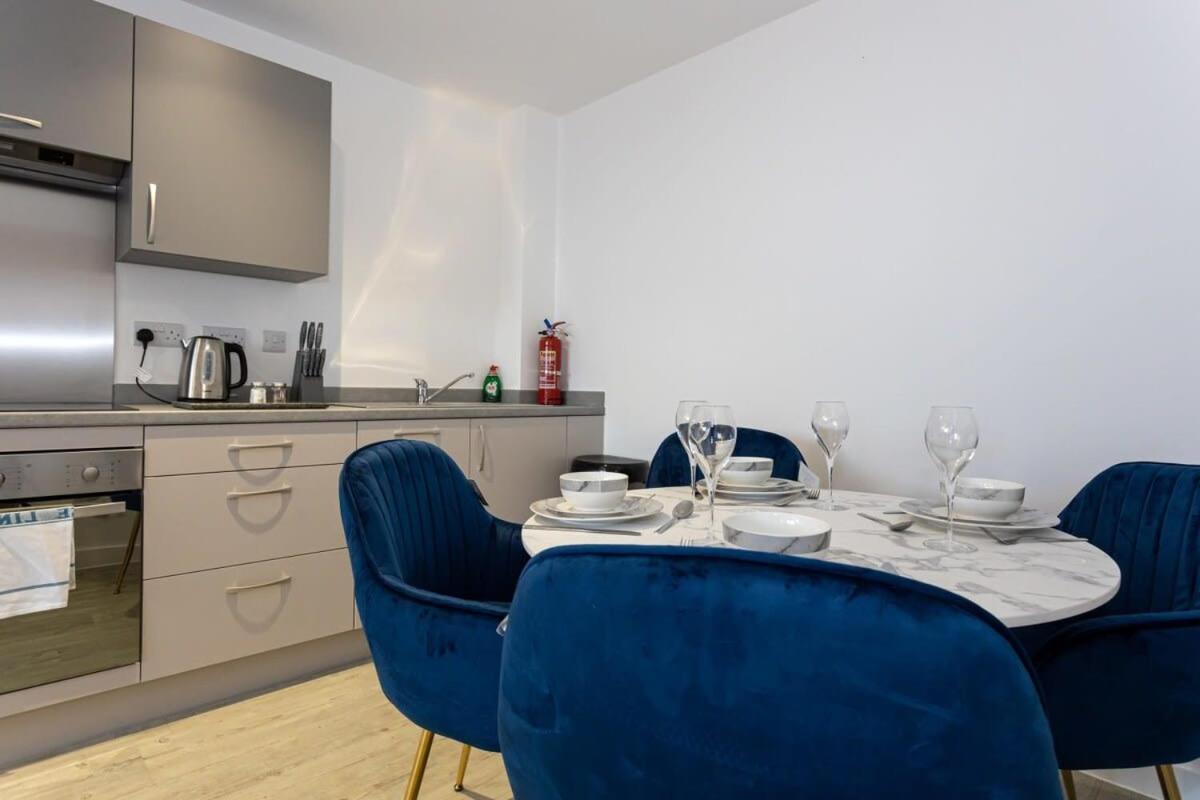 Modern 2 Bed Salford Apartment Stunning Views Manchester Kültér fotó