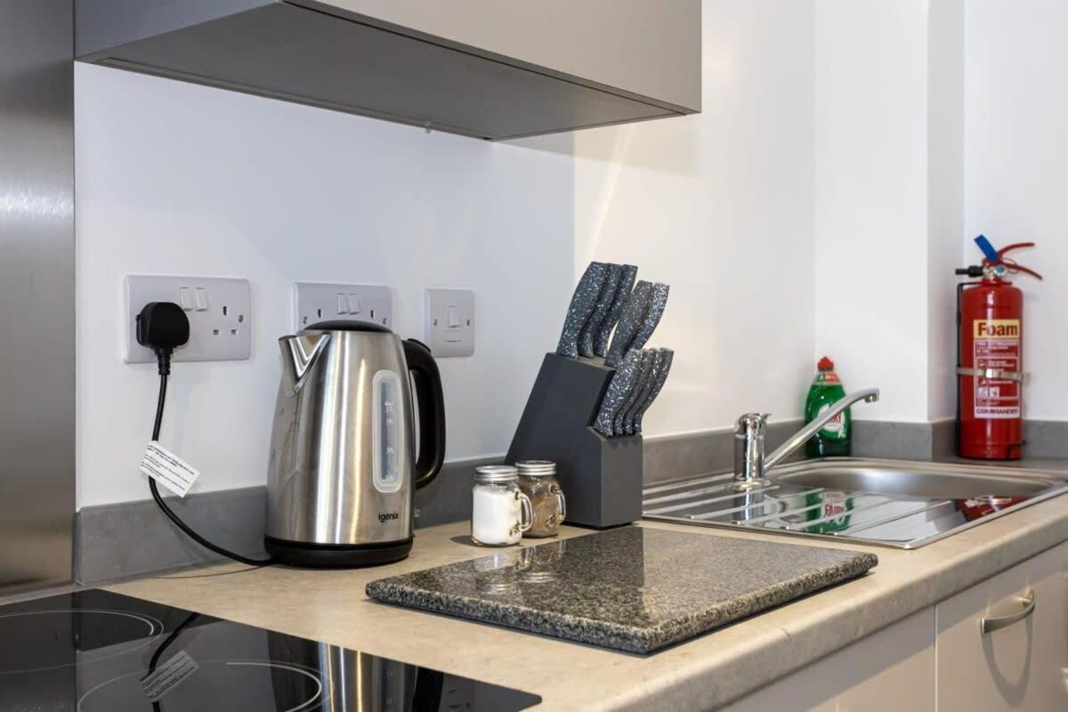 Modern 2 Bed Salford Apartment Stunning Views Manchester Kültér fotó