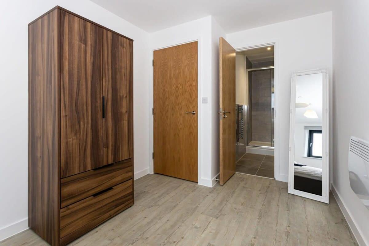 Modern 2 Bed Salford Apartment Stunning Views Manchester Kültér fotó